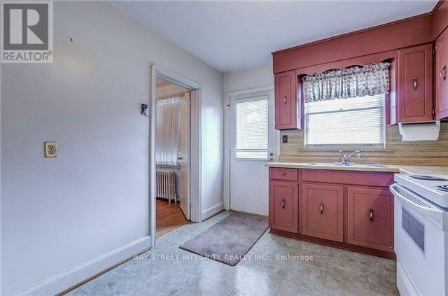889 ROYAL YORK ROAD - 11