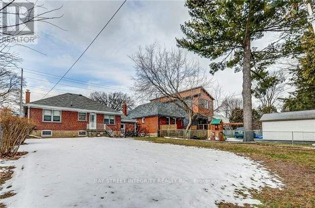 889 ROYAL YORK ROAD - 18