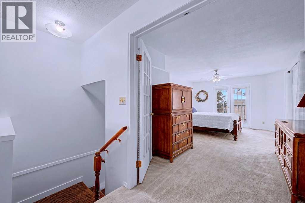 Single Family House for Sale in    Street NW Varsity Calgary 