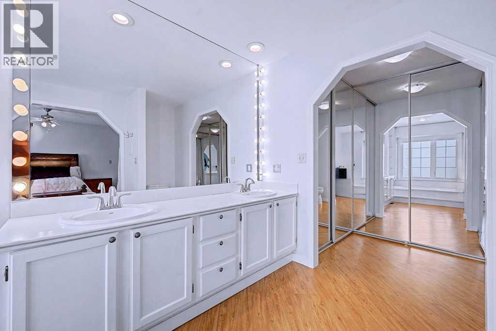 Single Family House for Sale in    Street NW Varsity Calgary 