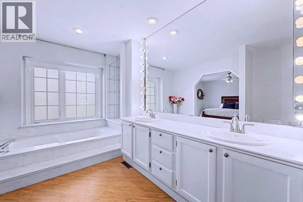 Single Family House for Sale in    Street NW Varsity Calgary 