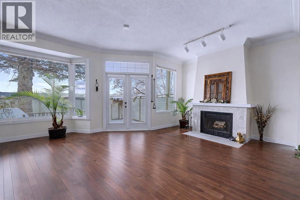 Single Family House for Sale in    Street NW Varsity Calgary 