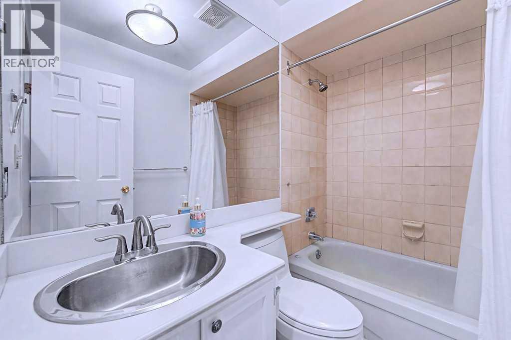 Single Family House for Sale in    Street NW Varsity Calgary 