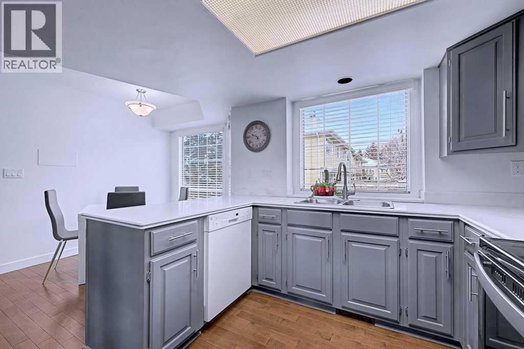Single Family House for Sale in    Street NW Varsity Calgary 