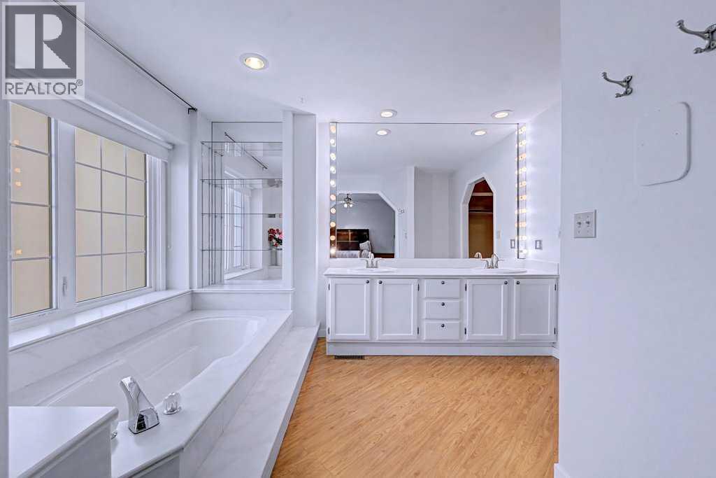 Single Family House for Sale in    Street NW Varsity Calgary 