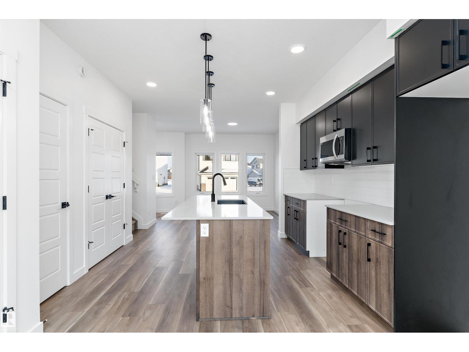 
          2016 191 Street NW
            <br/>
            <span>Edmonton</span>
            , 
            <span>AB</span>
             <span>T6M3E8</span>
         - Photo 36