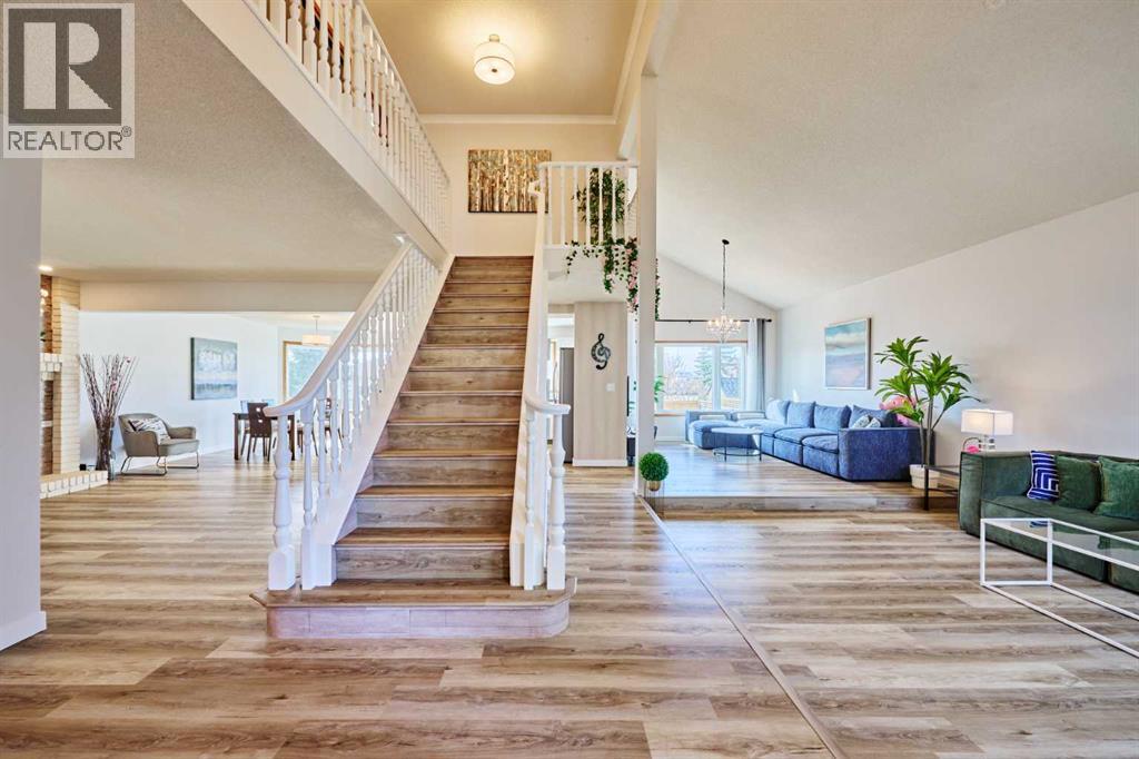 Single Family House for Sale in  Hawkbury Close NW Hawkwood Calgary 