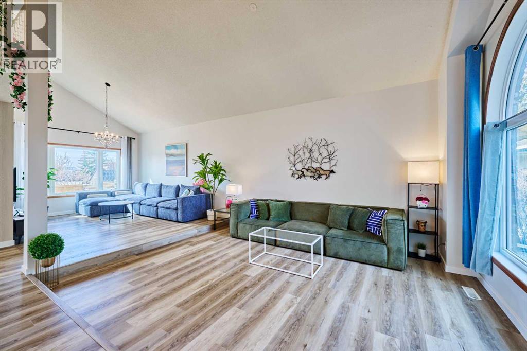 Single Family House for Sale in  Hawkbury Close NW Hawkwood Calgary 