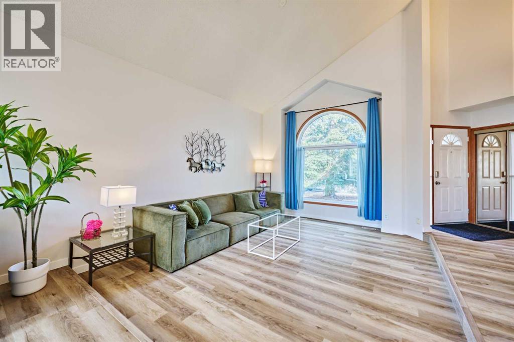 Single Family House for Sale in  Hawkbury Close NW Hawkwood Calgary 