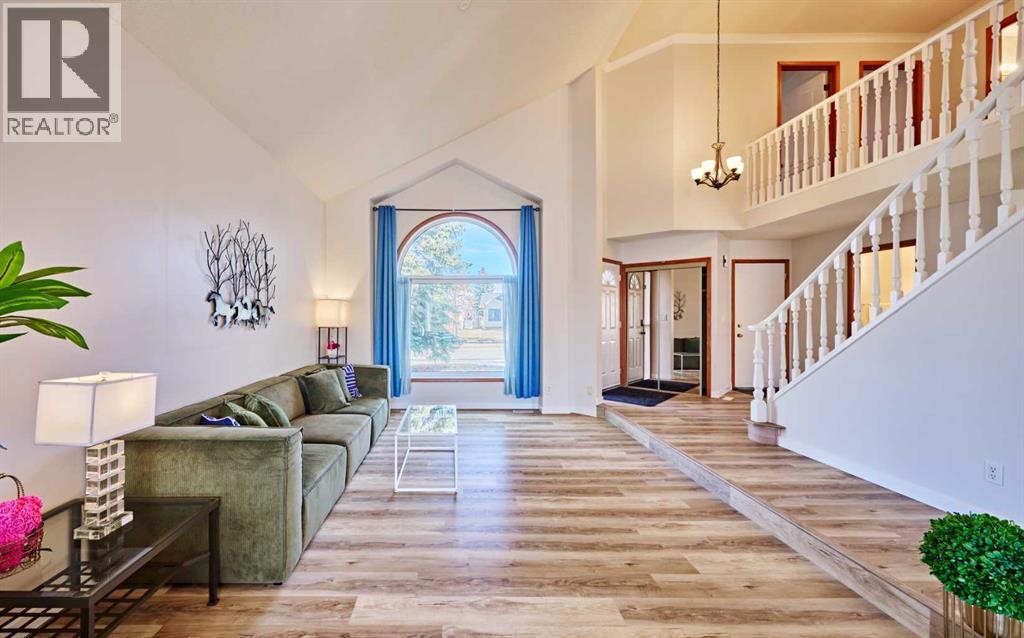 Single Family House for Sale in  Hawkbury Close NW Hawkwood Calgary 