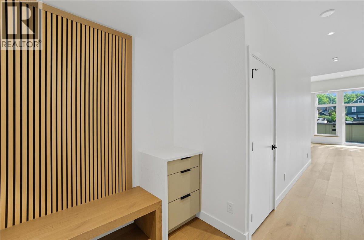 266 BAKER Street Unit# 17, Nelson