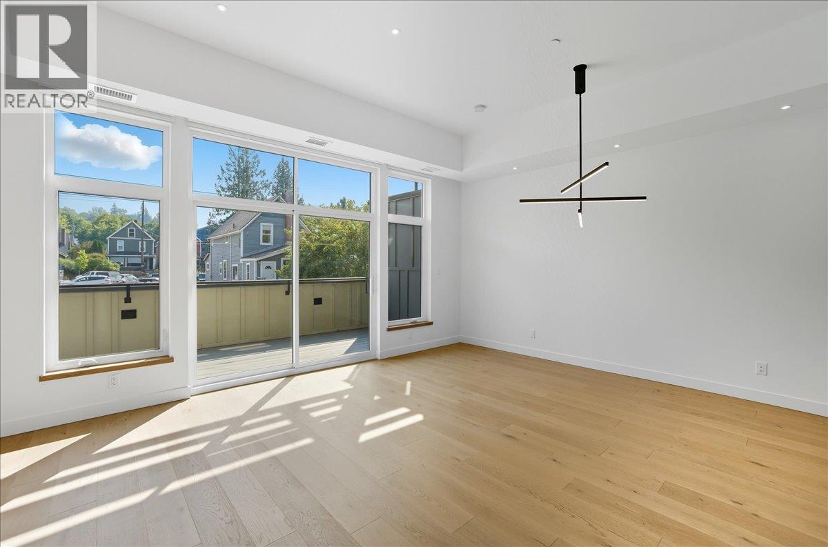 266 BAKER Street Unit# 17, Nelson