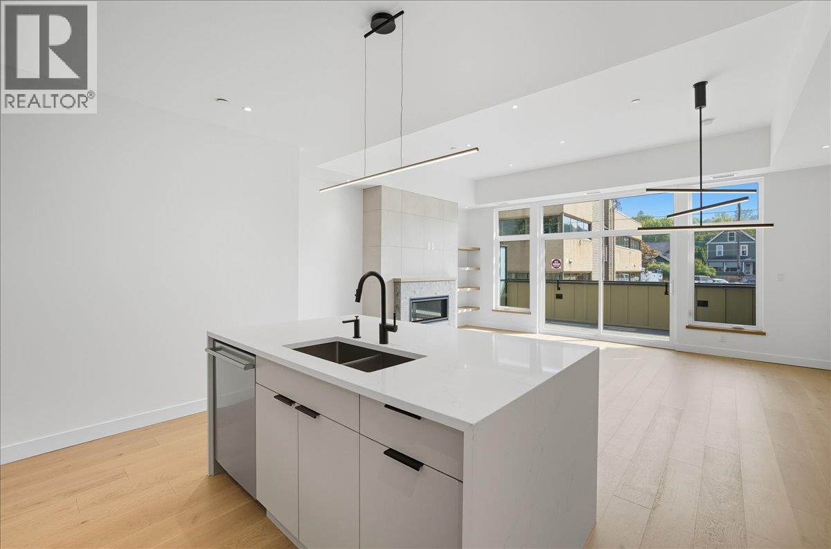 266 BAKER Street Unit# 17, Nelson