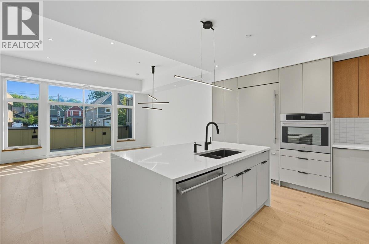 266 BAKER Street Unit# 17, Nelson