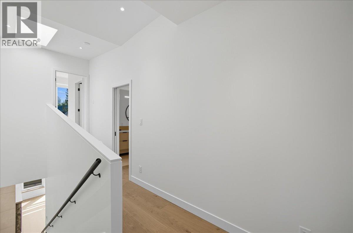 266 BAKER Street Unit# 17, Nelson