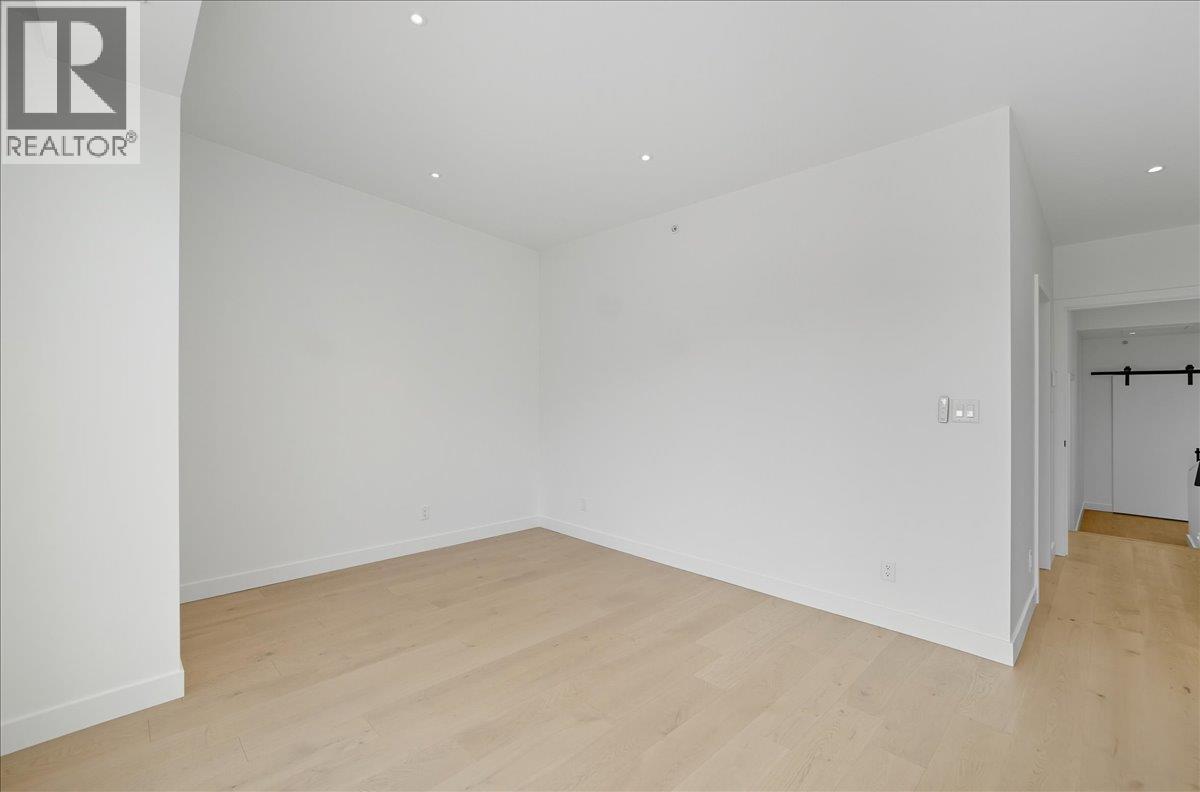 266 BAKER Street Unit# 17, Nelson