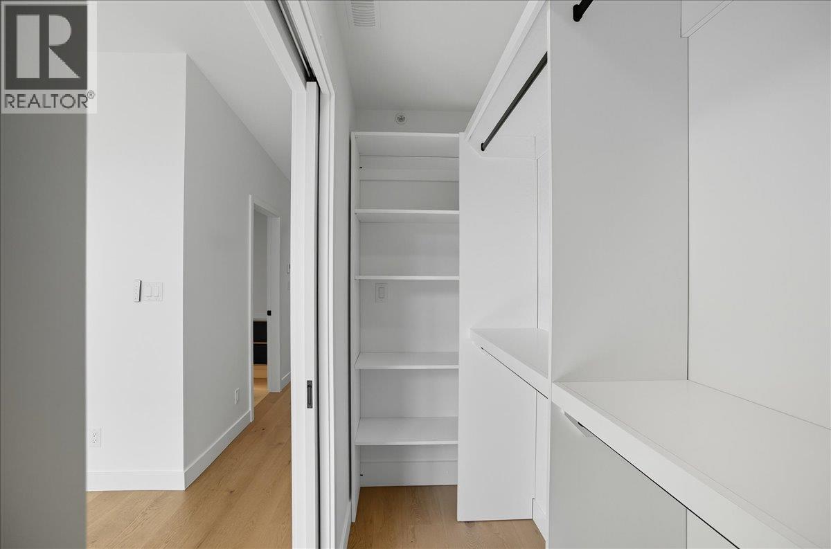 266 BAKER Street Unit# 17, Nelson