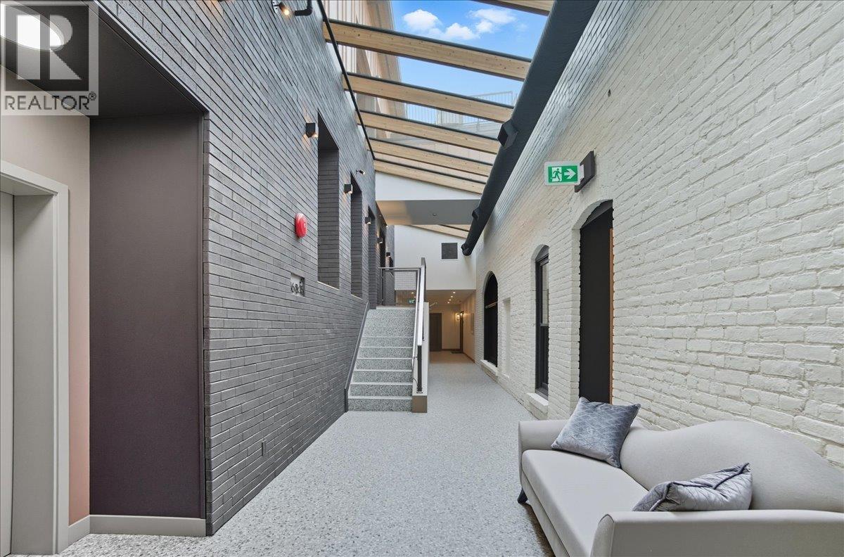 266 BAKER Street Unit# 17, Nelson