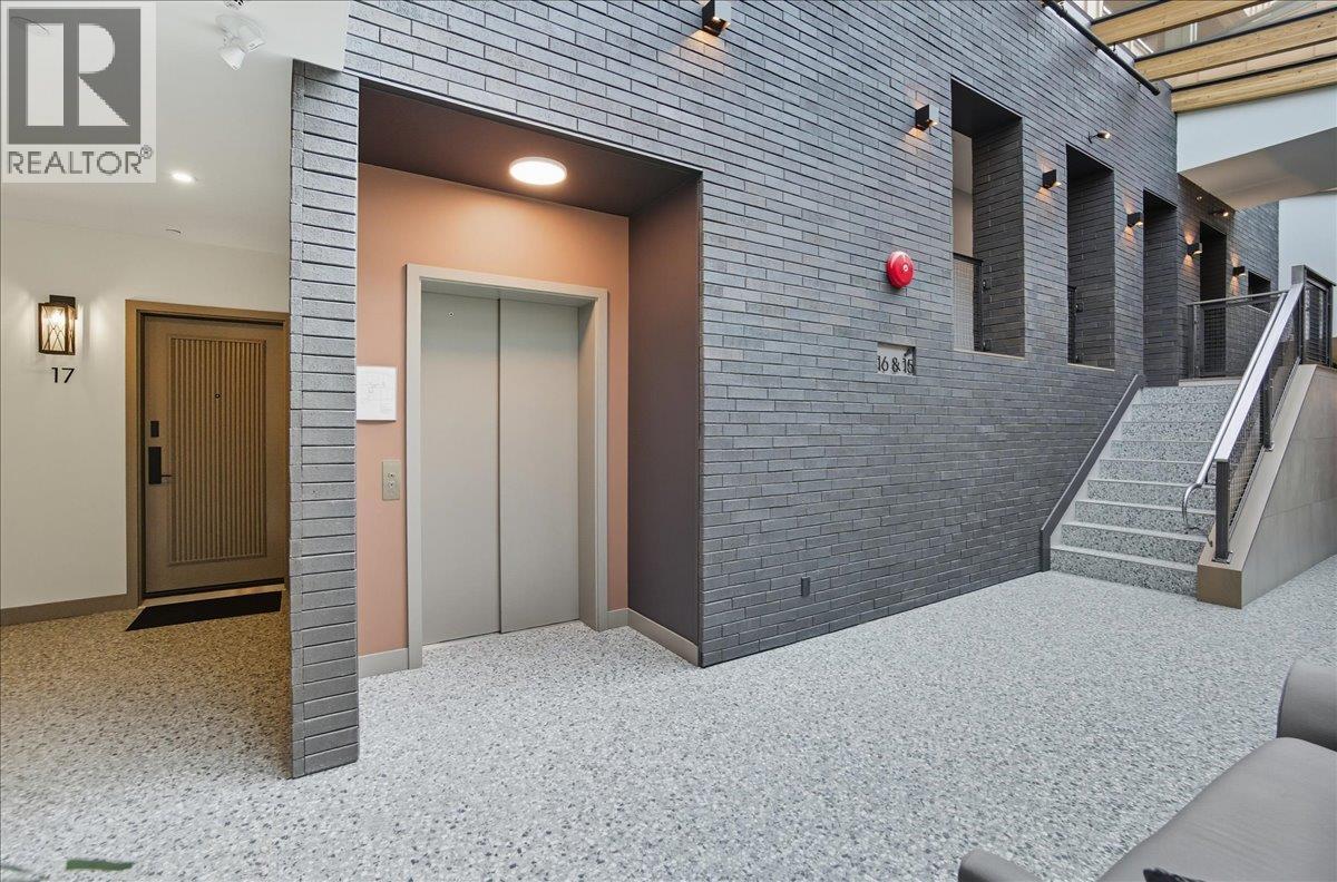 266 BAKER Street Unit# 17, Nelson