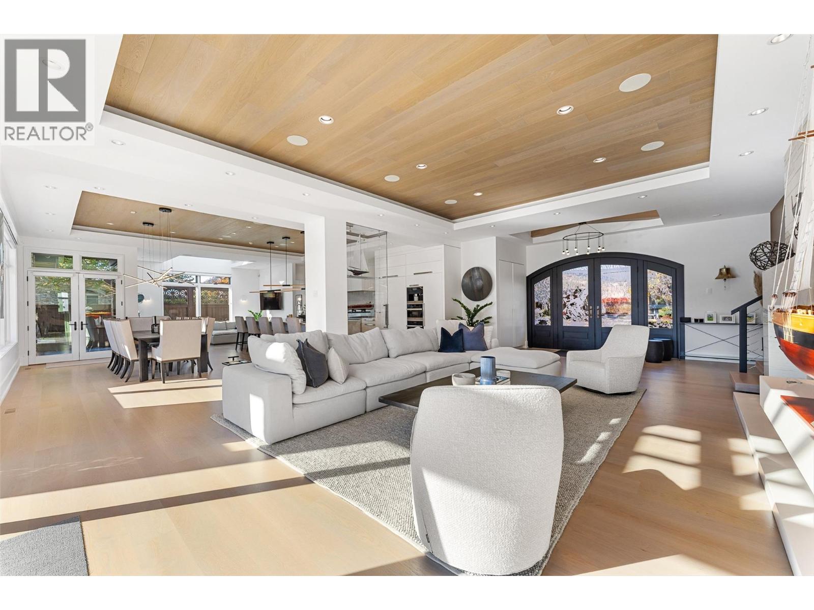 2423 Whitworth Road, West Kelowna