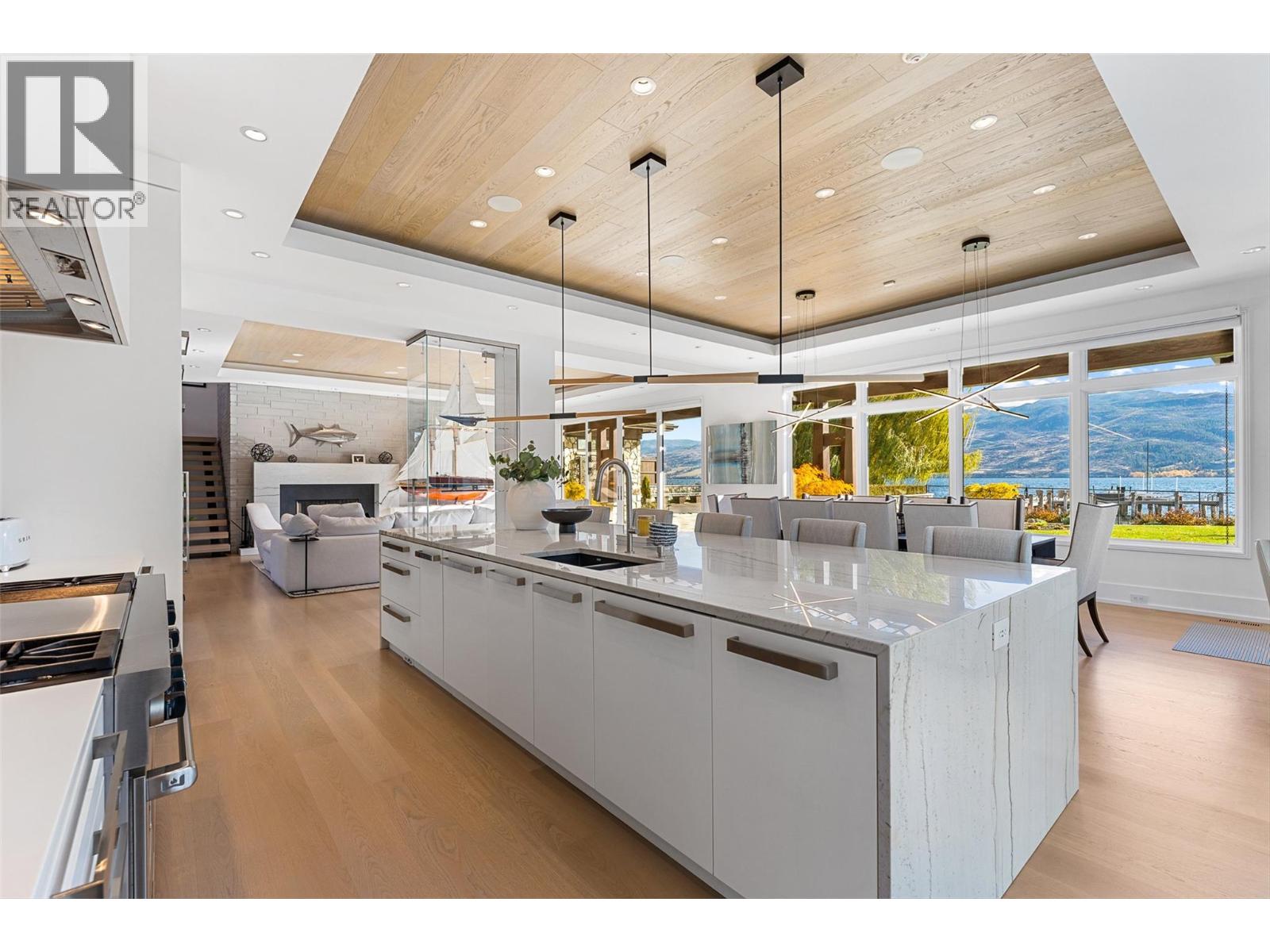 2423 Whitworth Road, West Kelowna