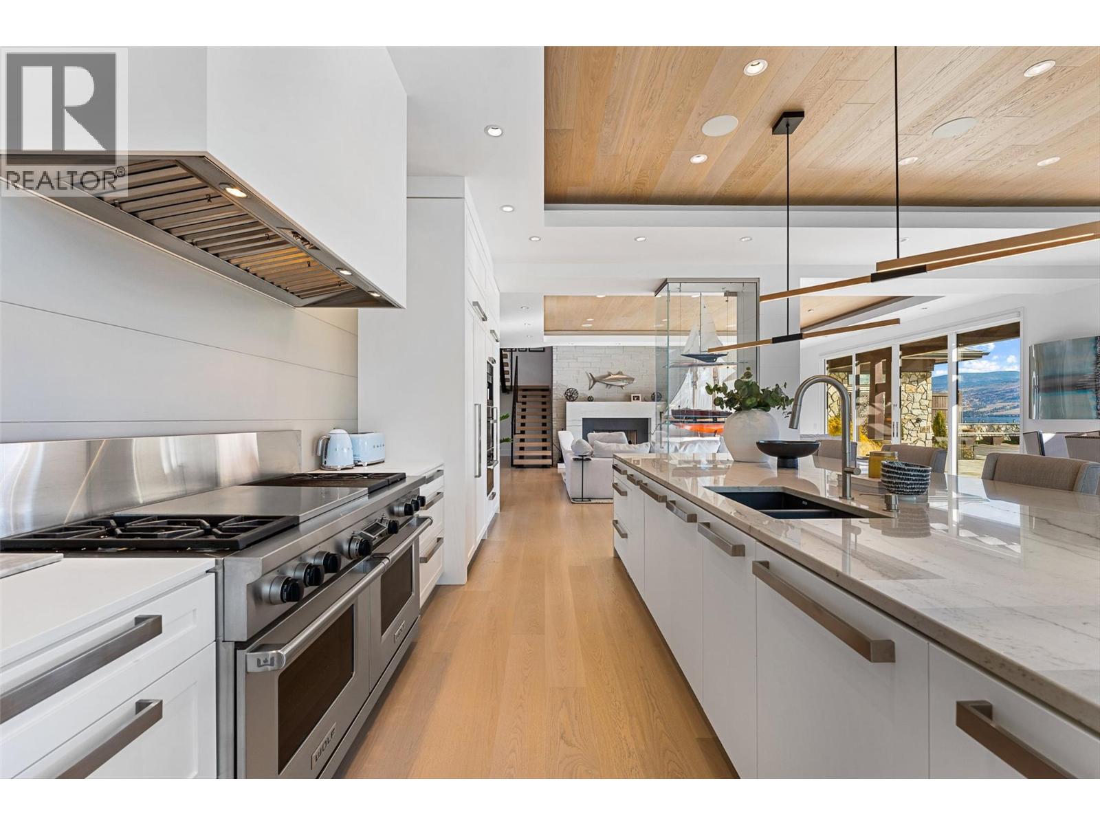 2423 Whitworth Road, West Kelowna