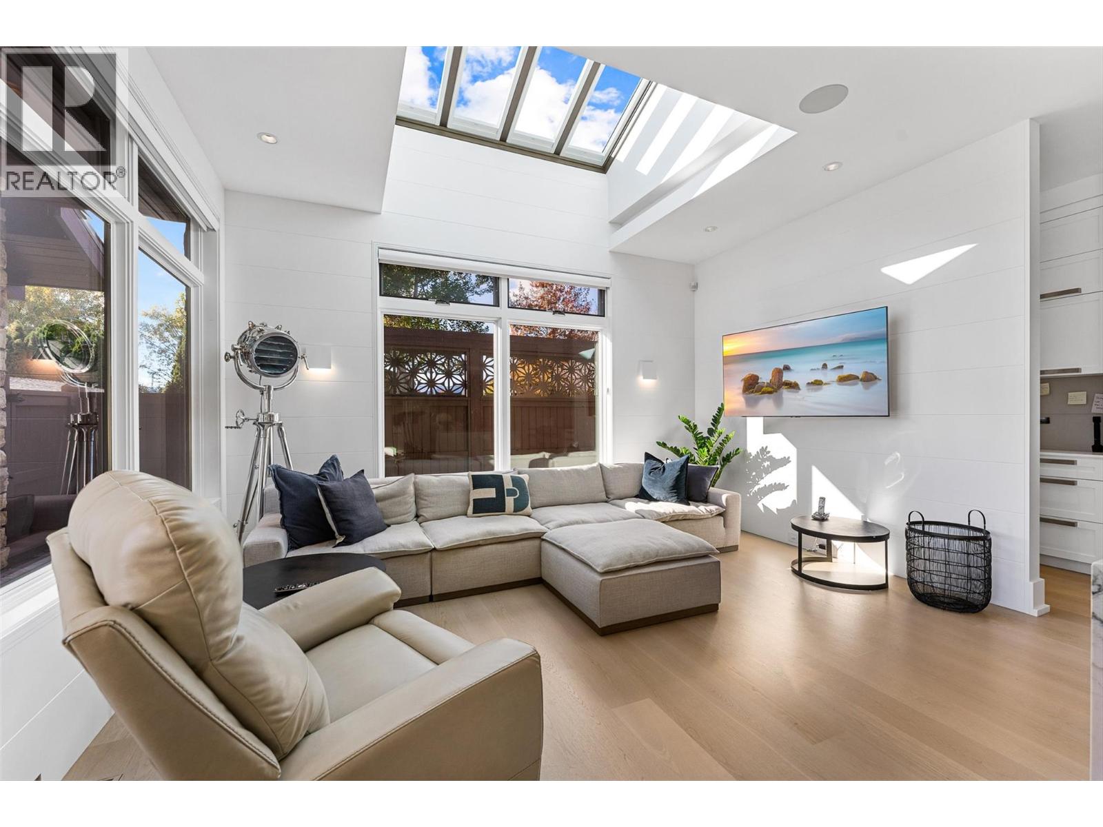 2423 Whitworth Road, West Kelowna