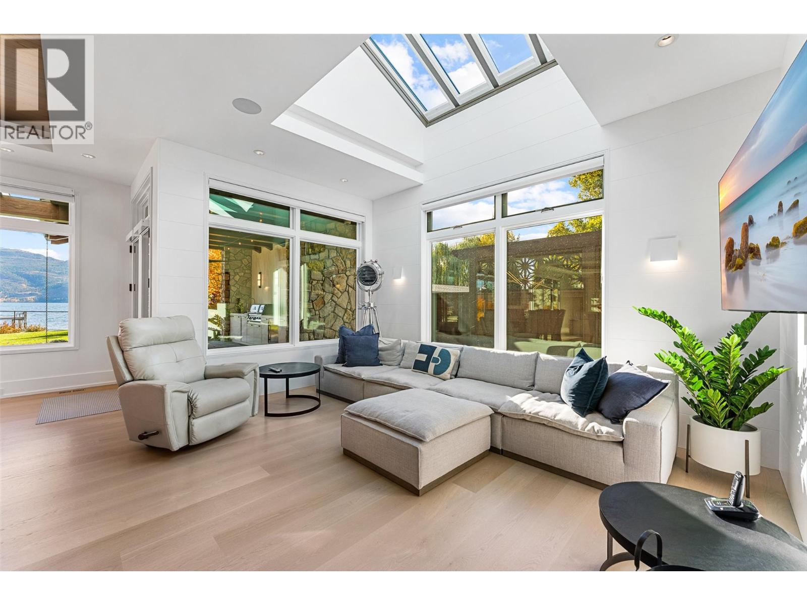 2423 Whitworth Road, West Kelowna