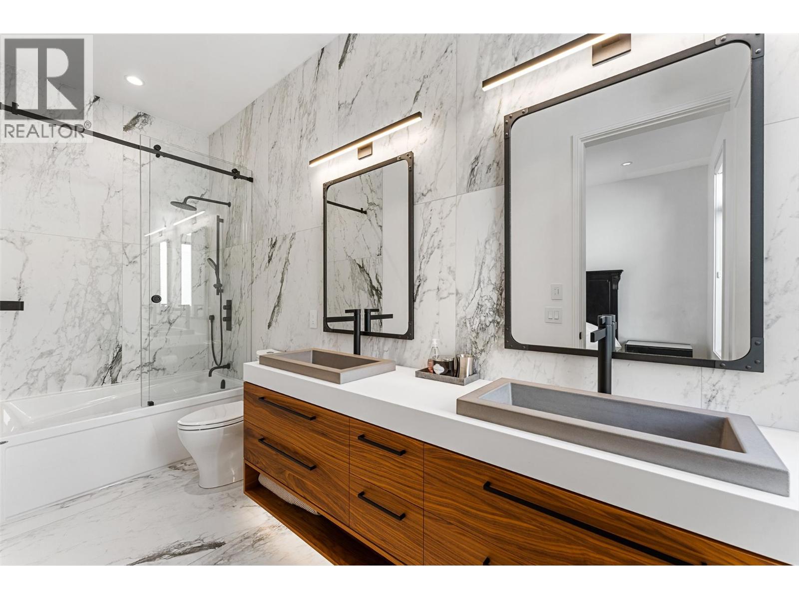 2423 Whitworth Road, West Kelowna