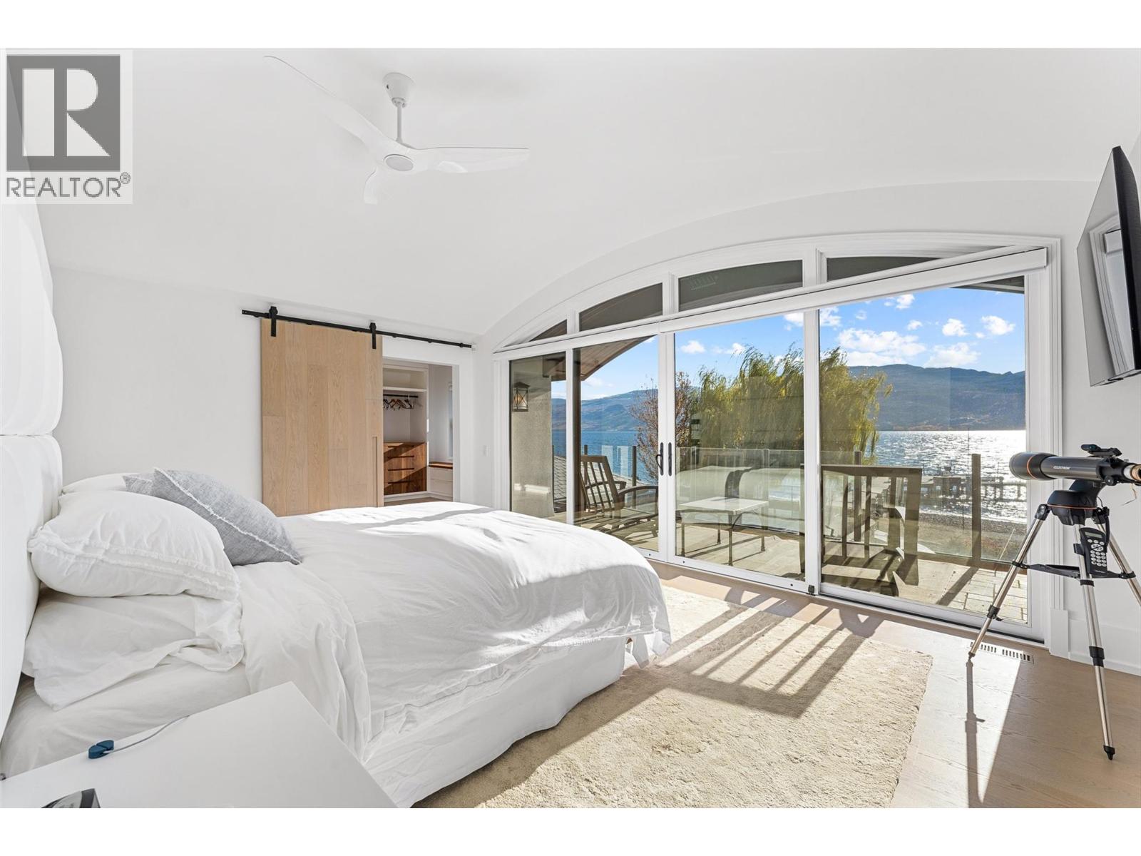 2423 Whitworth Road, West Kelowna