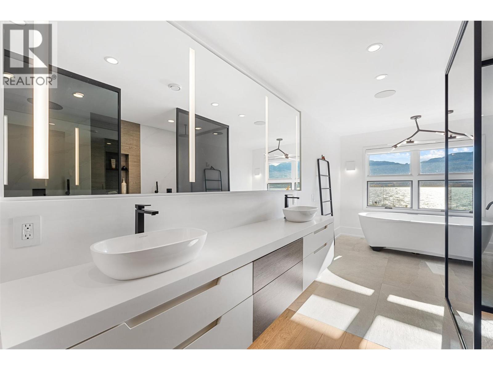 2423 Whitworth Road, West Kelowna