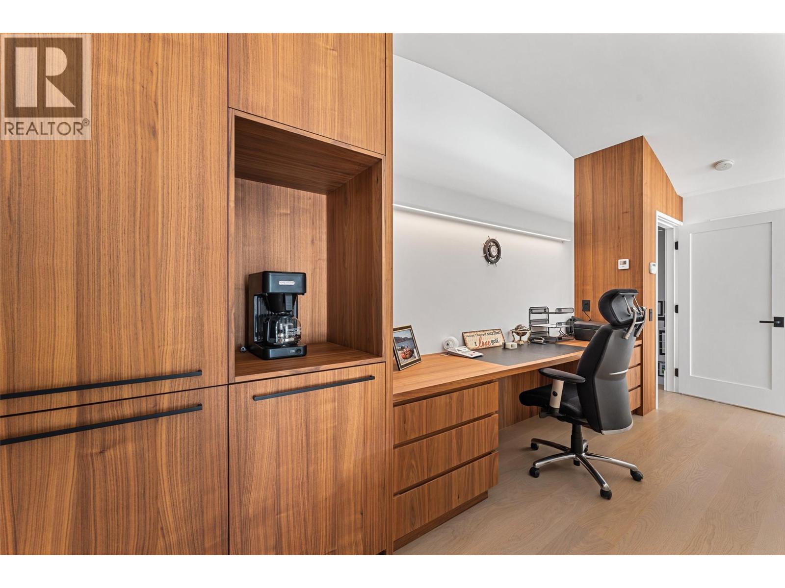 2423 Whitworth Road, West Kelowna