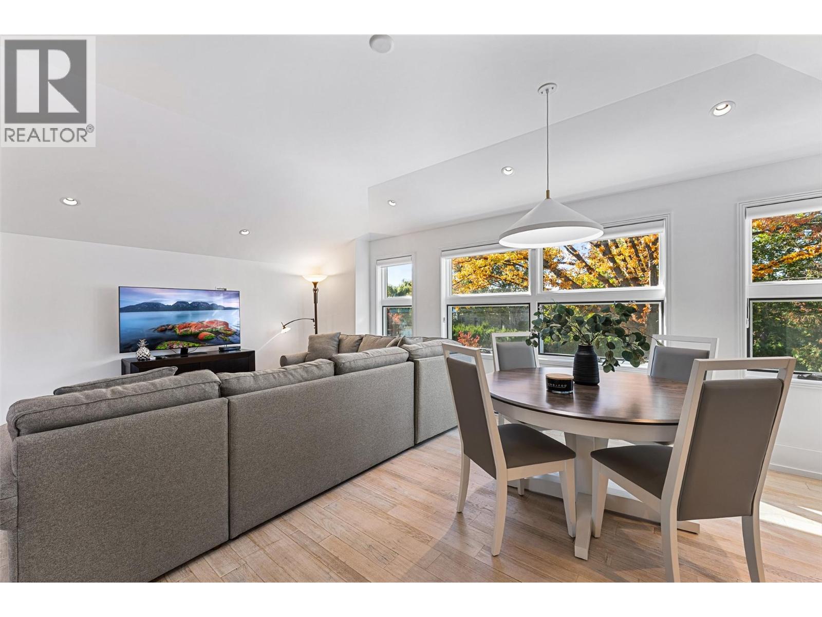 2423 Whitworth Road, West Kelowna