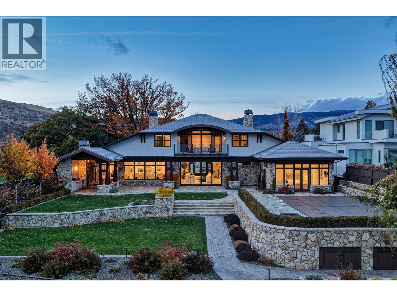 2423 Whitworth Road, West Kelowna