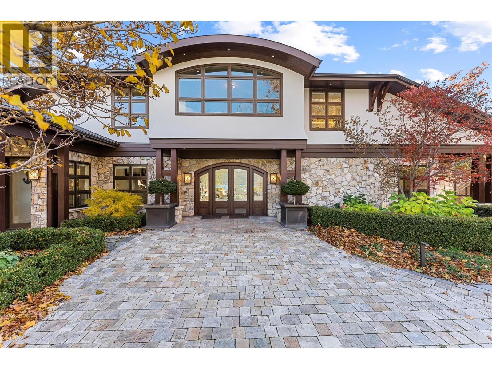 2423 Whitworth Road, West Kelowna