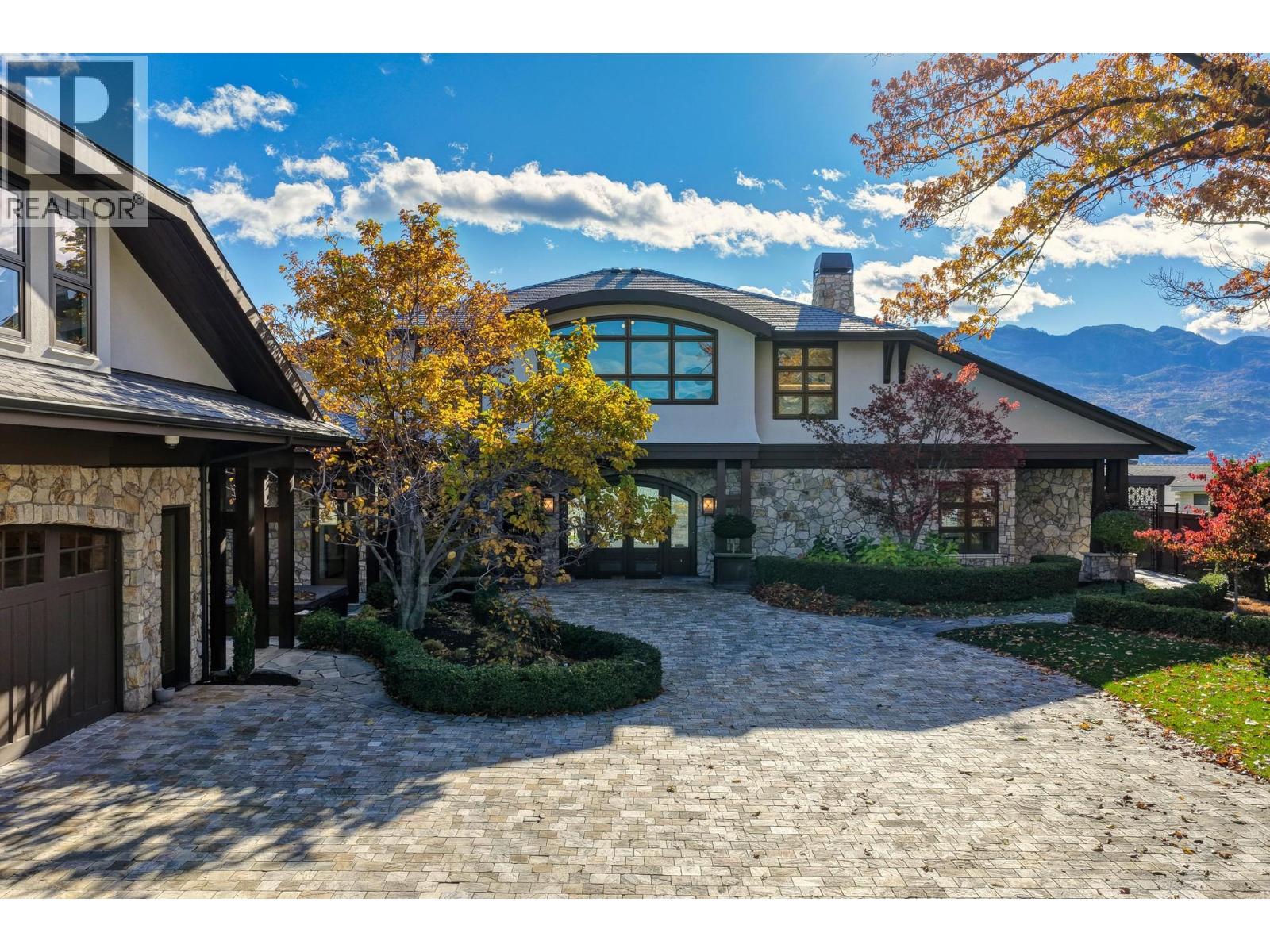 2423 Whitworth Road, West Kelowna