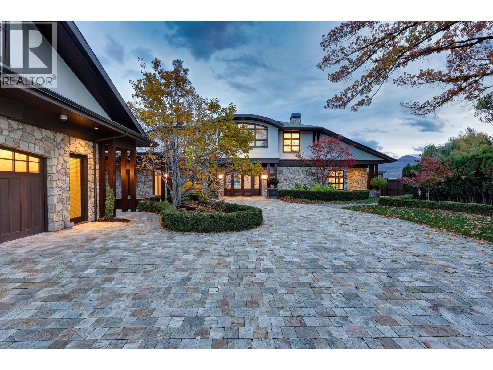 2423 Whitworth Road, West Kelowna