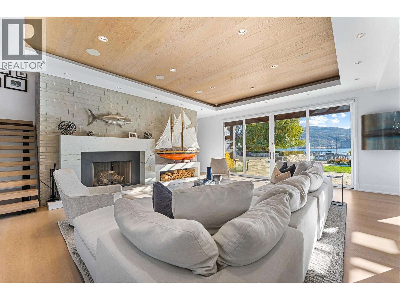 2423 Whitworth Road, West Kelowna