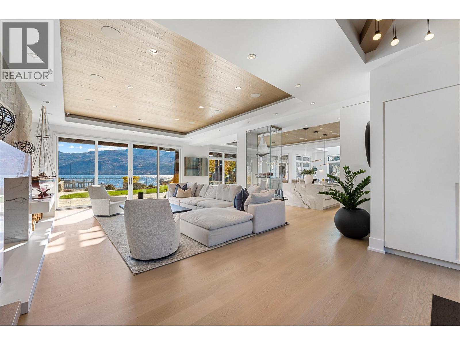 2423 Whitworth Road, West Kelowna