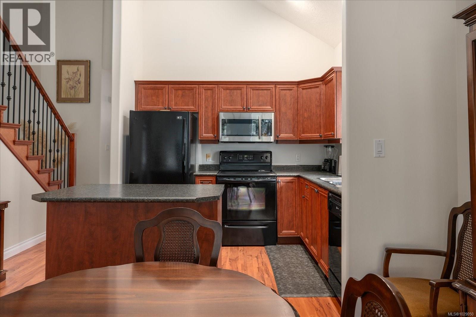 #42 1150 WALKEM RD - 12