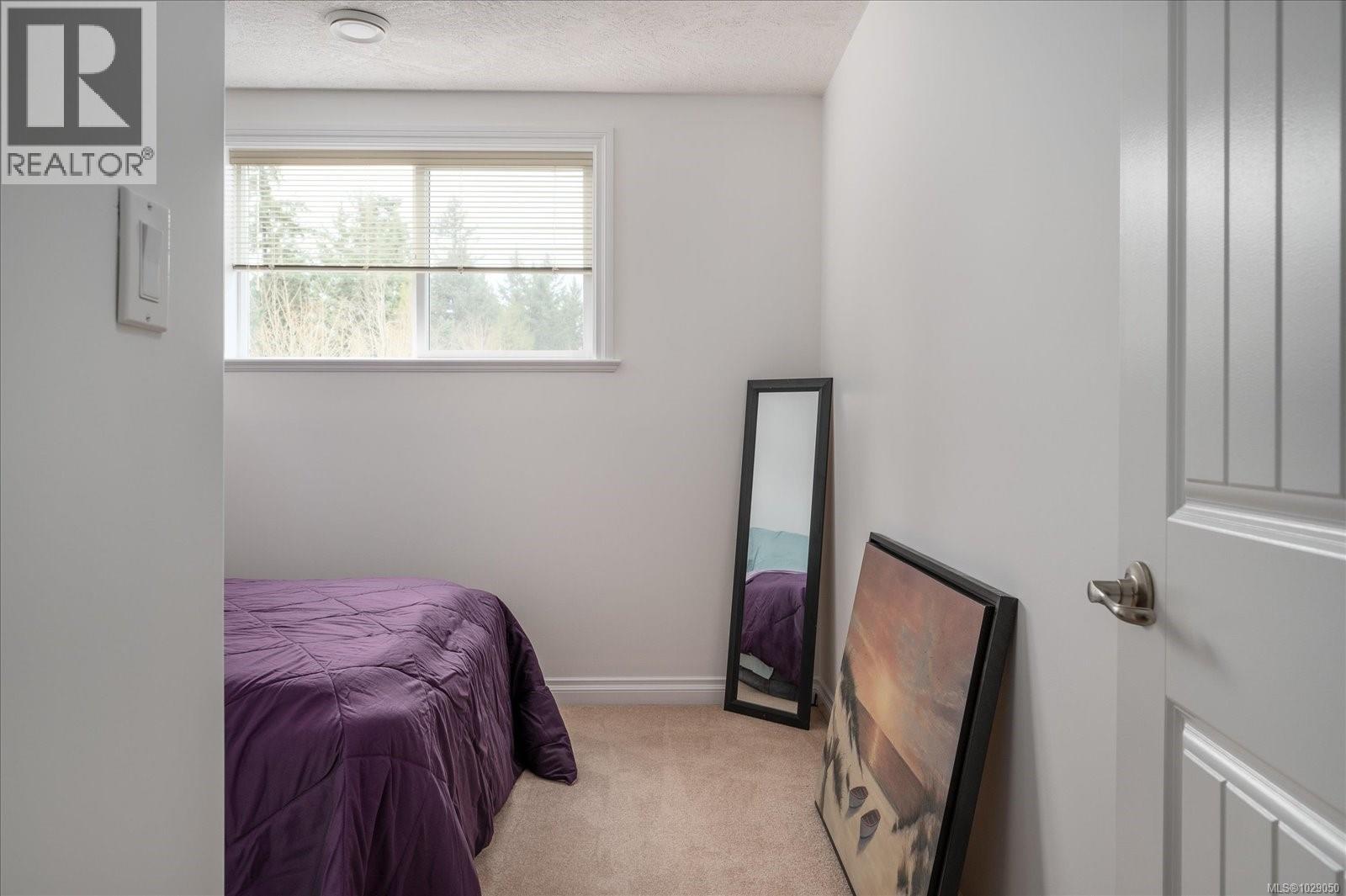 #42 1150 WALKEM RD - 28