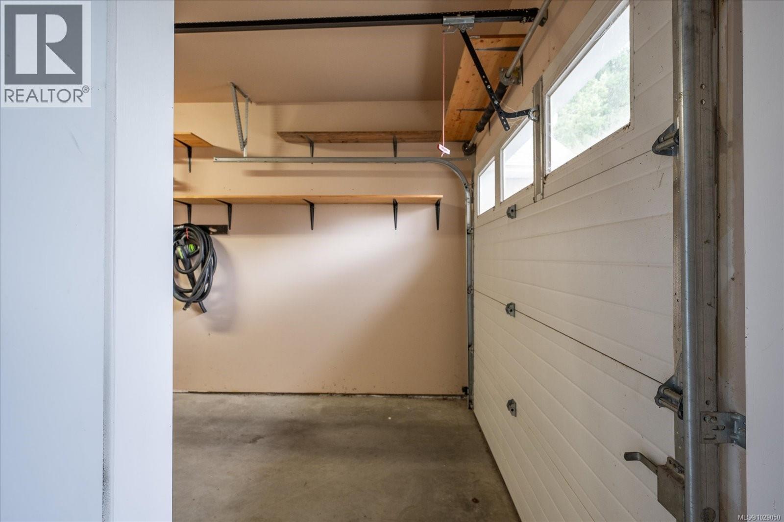 #42 1150 WALKEM RD - 33