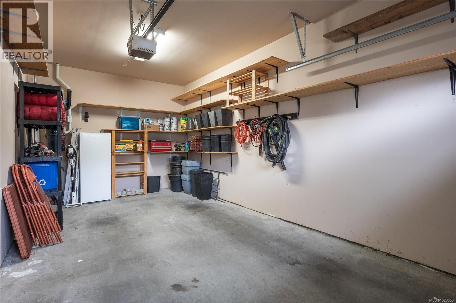 #42 1150 WALKEM RD - 32