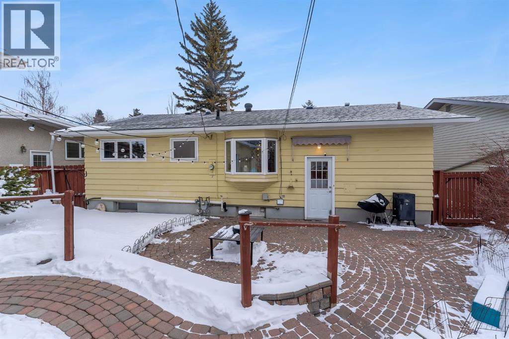 Single Family House Bungalow for Sale in  Kentish Drive SW Kingsland Calgary 