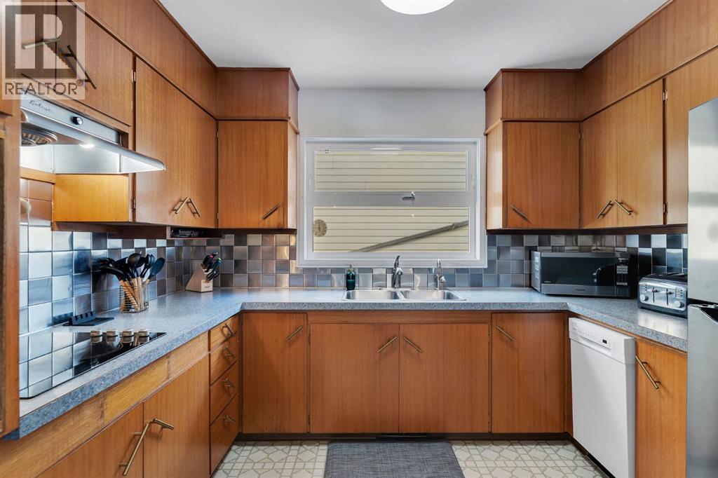 Single Family House Bungalow for Sale in  Kentish Drive SW Kingsland Calgary 