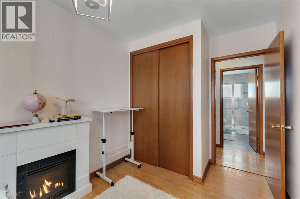 Single Family House Bungalow for Sale in  Kentish Drive SW Kingsland Calgary 