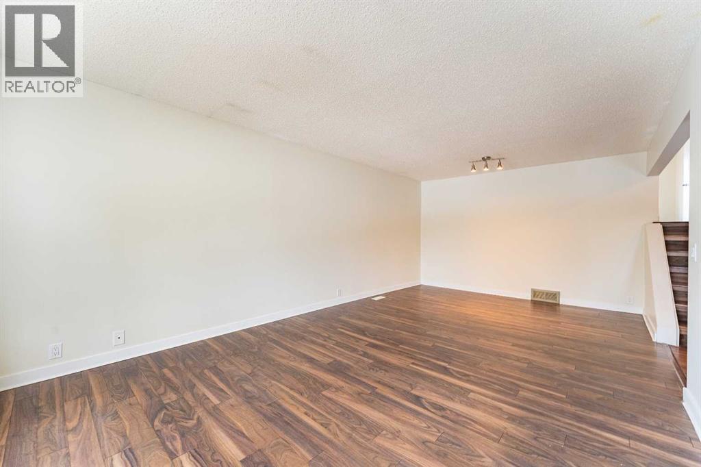 Single Family House 4 Level for Sale in  Scenic Rise NW Scenic Acres Calgary 