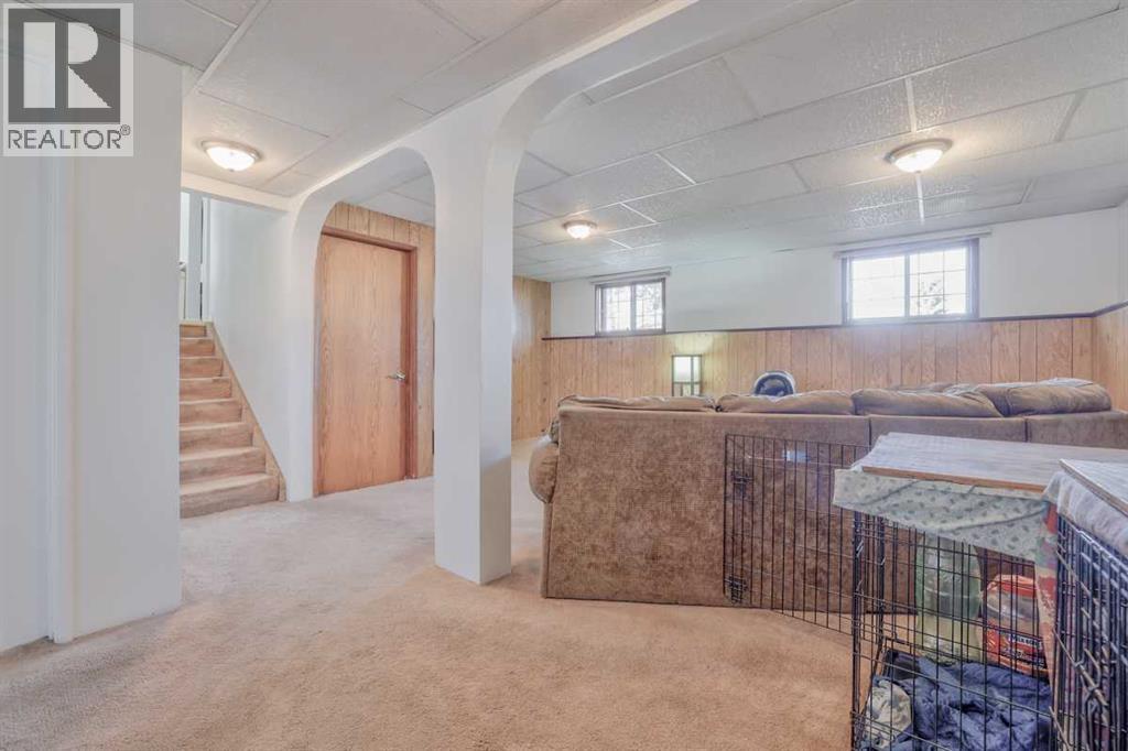 Single Family House 4 Level for Sale in  Templeside Circle NE Temple Calgary 