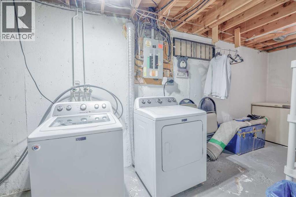 Single Family House 4 Level for Sale in  Templeside Circle NE Temple Calgary 