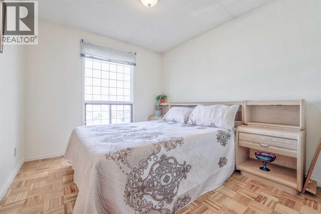 Single Family House 4 Level for Sale in  Templeside Circle NE Temple Calgary 